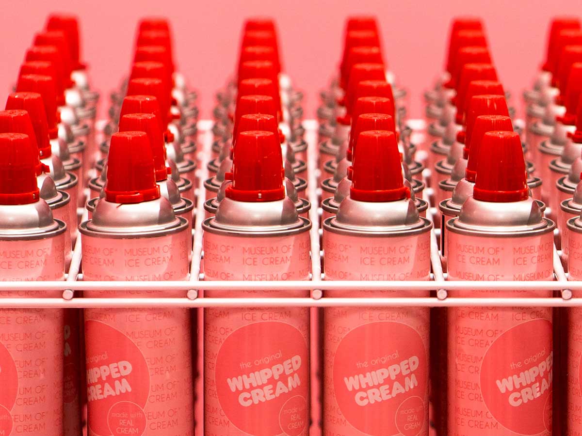 Difference between brand and corporate identity